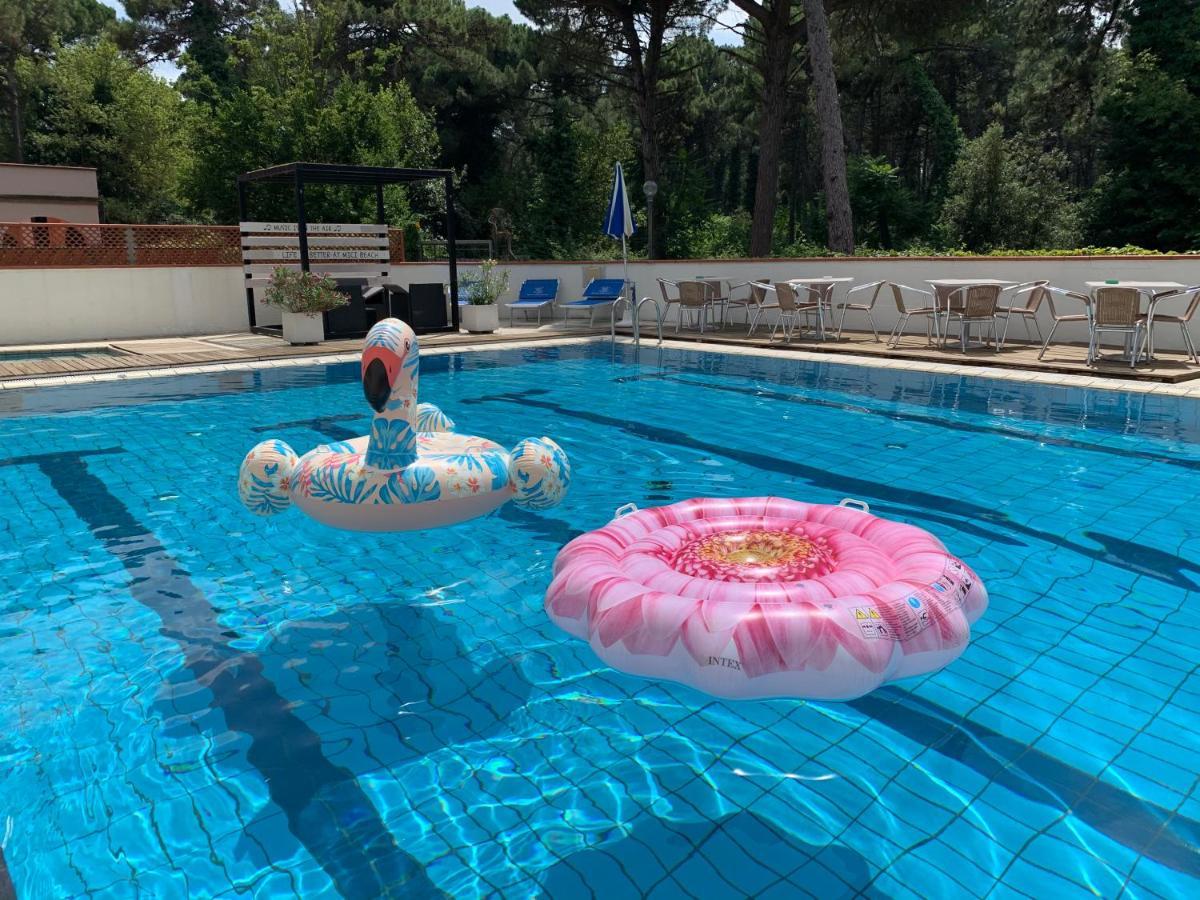 G&D Hotel Deanna Pool&Brunch Milano Marittima Kültér fotó