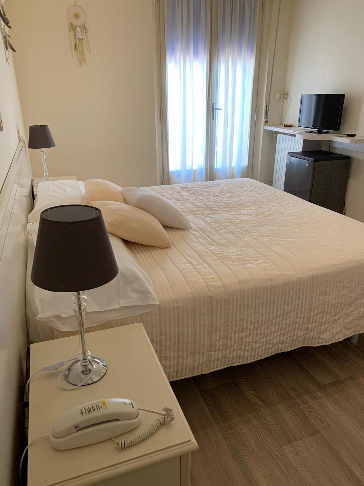 G&D Hotel Deanna Pool&Brunch Milano Marittima Szoba fotó
