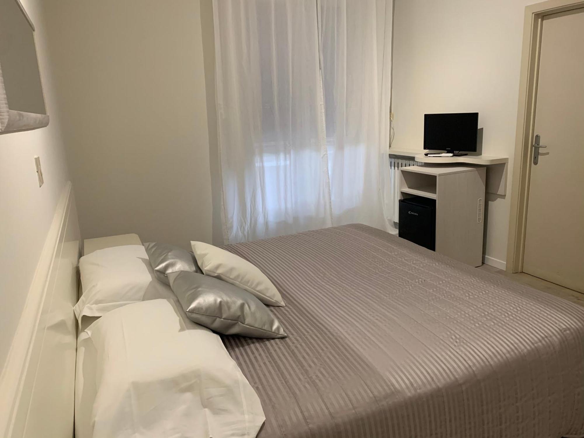 G&D Hotel Deanna Pool&Brunch Milano Marittima Szoba fotó