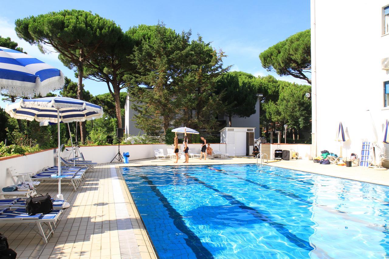 G&D Hotel Deanna Pool&Brunch Milano Marittima Kültér fotó